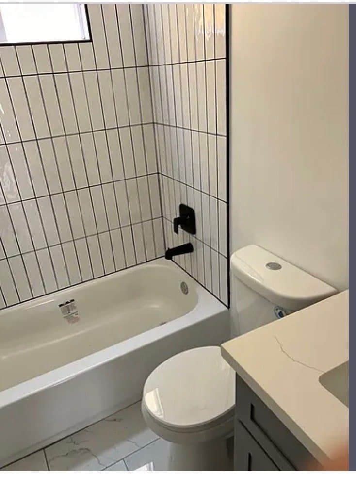Los Angeles Apartment: 528 N Alexandria Ave