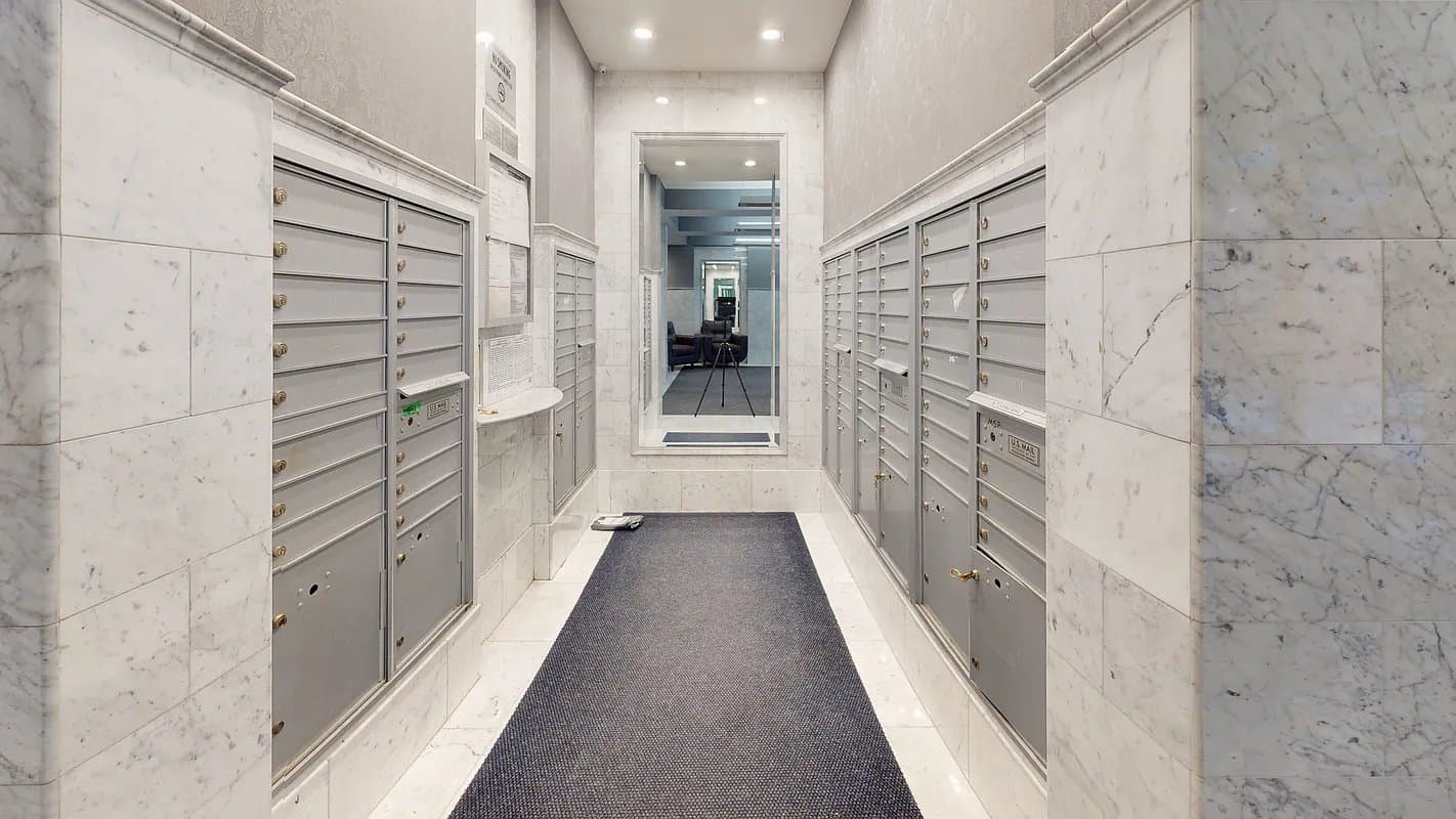 New York Apartment: 305 West 13th Street