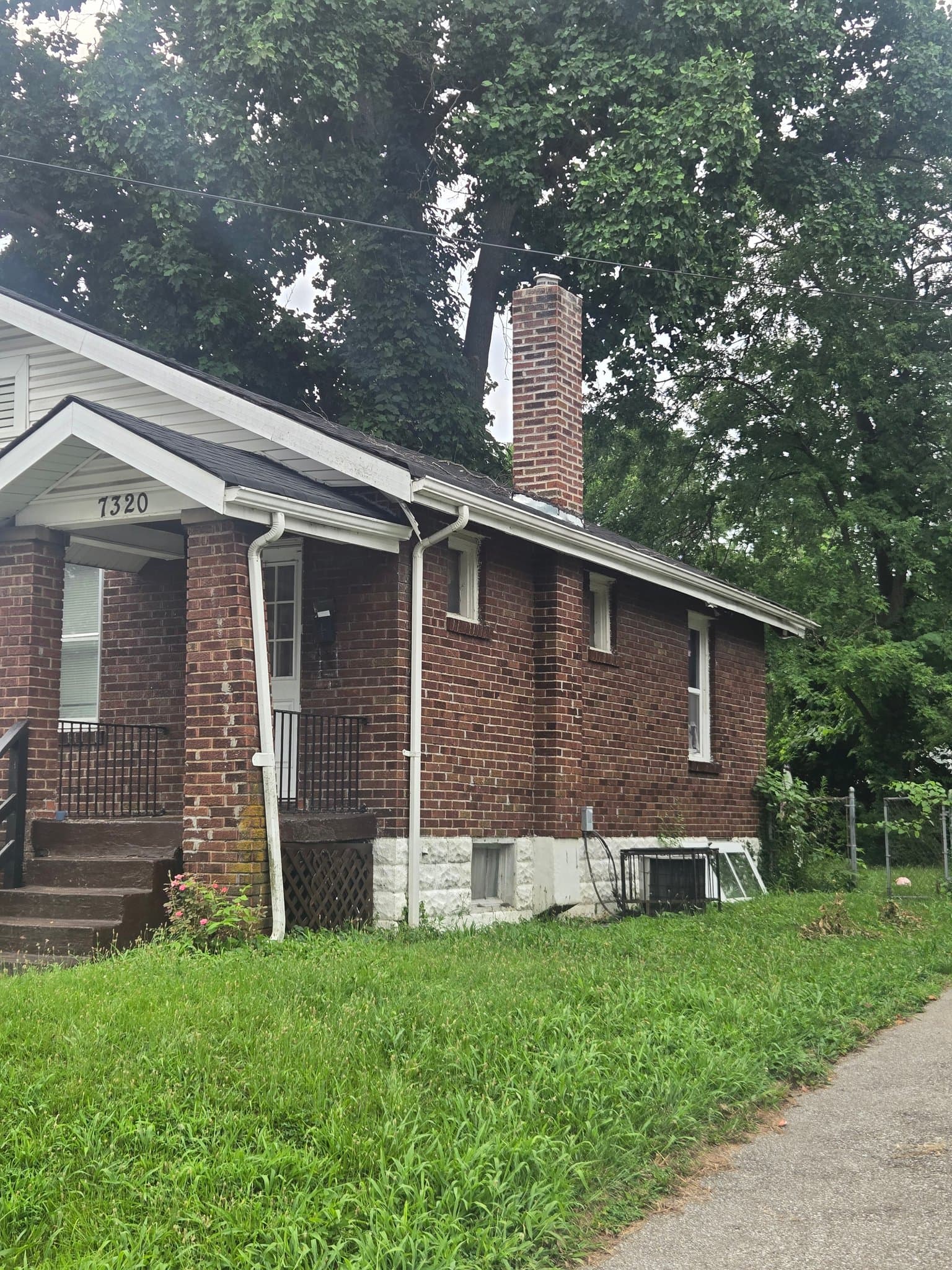 St.Louis House: 7320 Park Dr. St. Louis MO