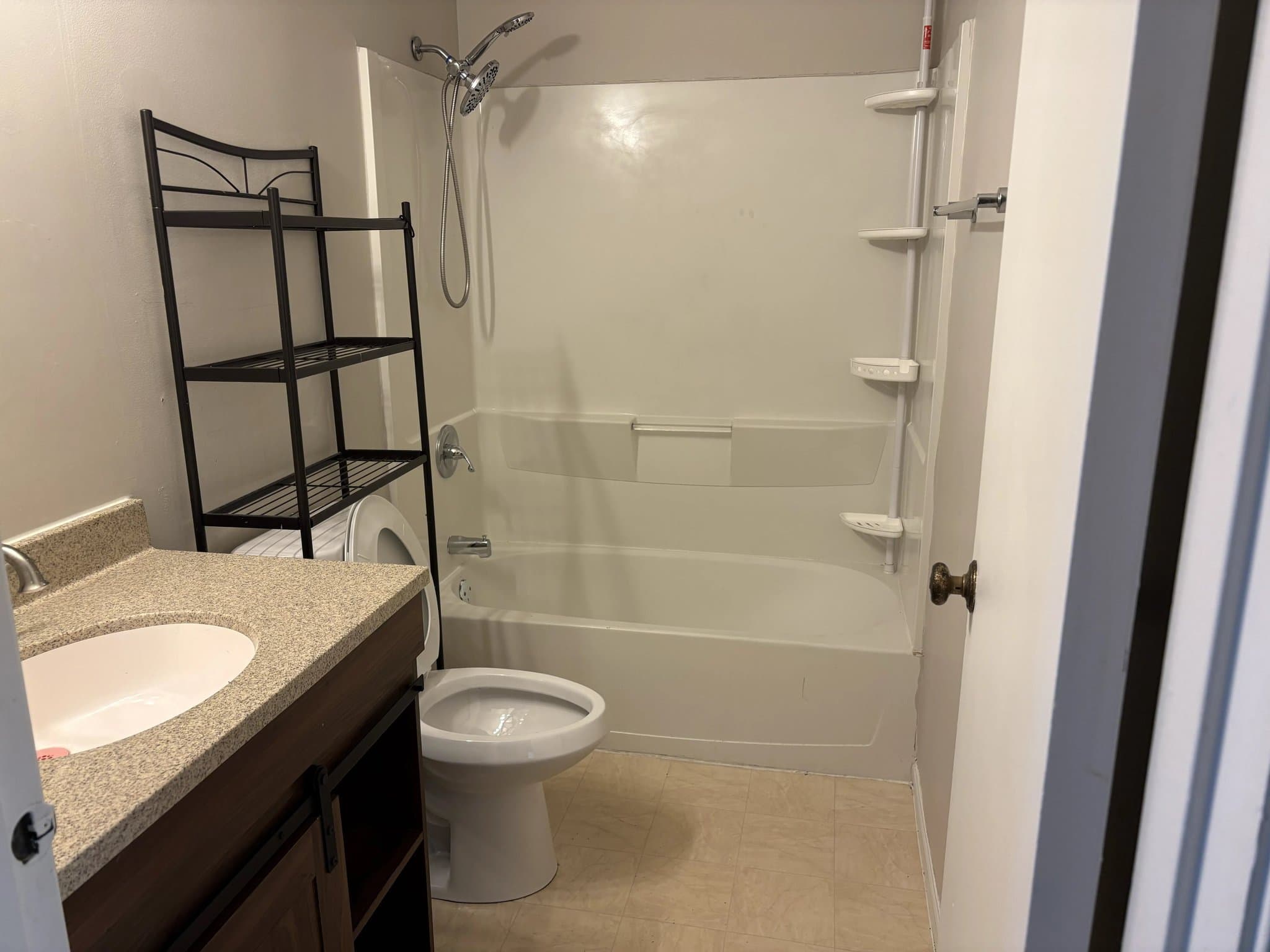 Bolingbrook House: 277 Navajo Dr