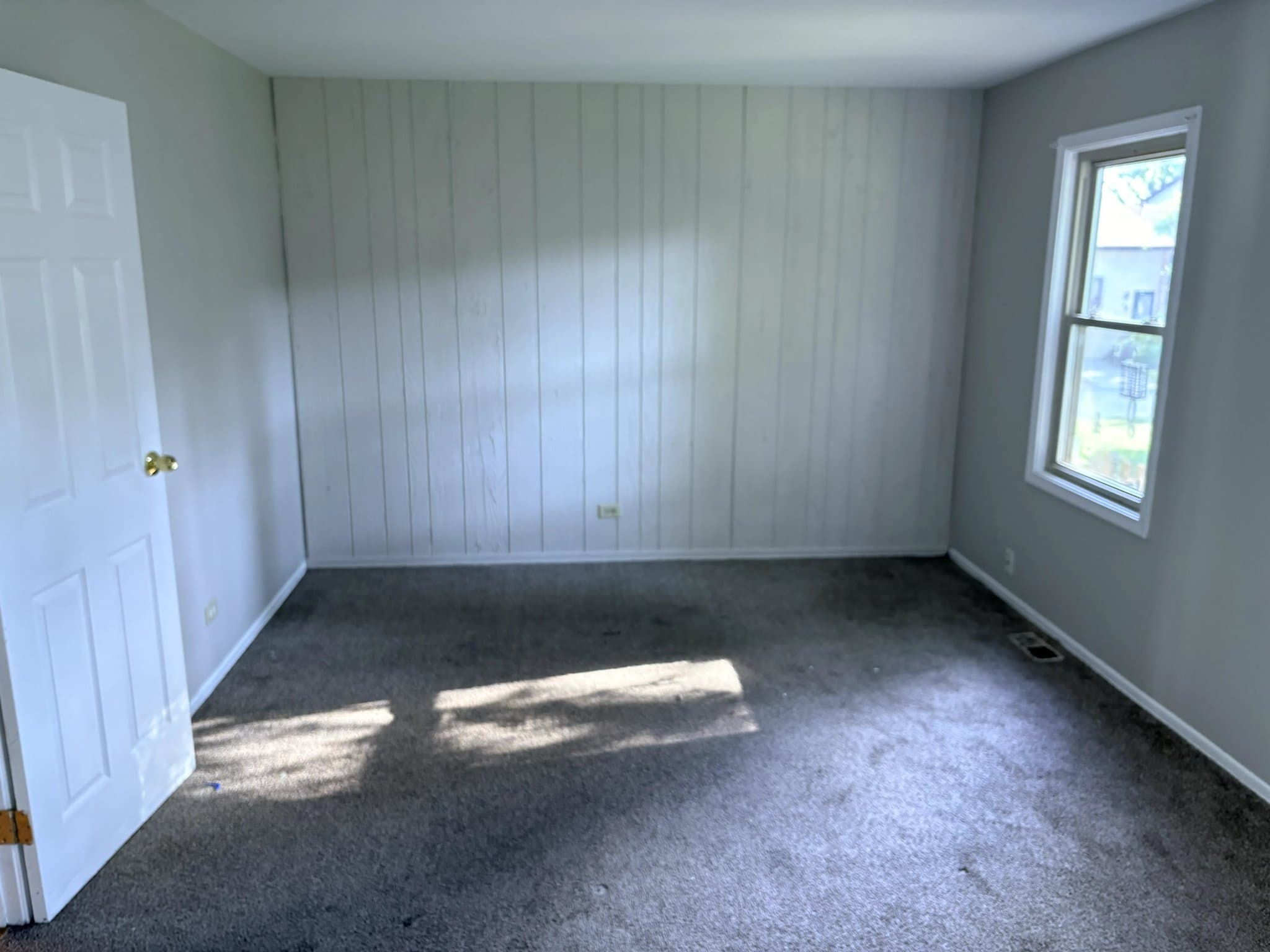 Bolingbrook House: 277 Navajo Dr