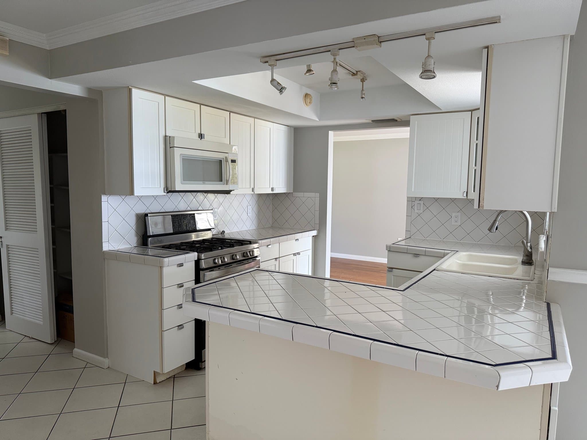 Merritt island House: 1467 Newfound harbor drive