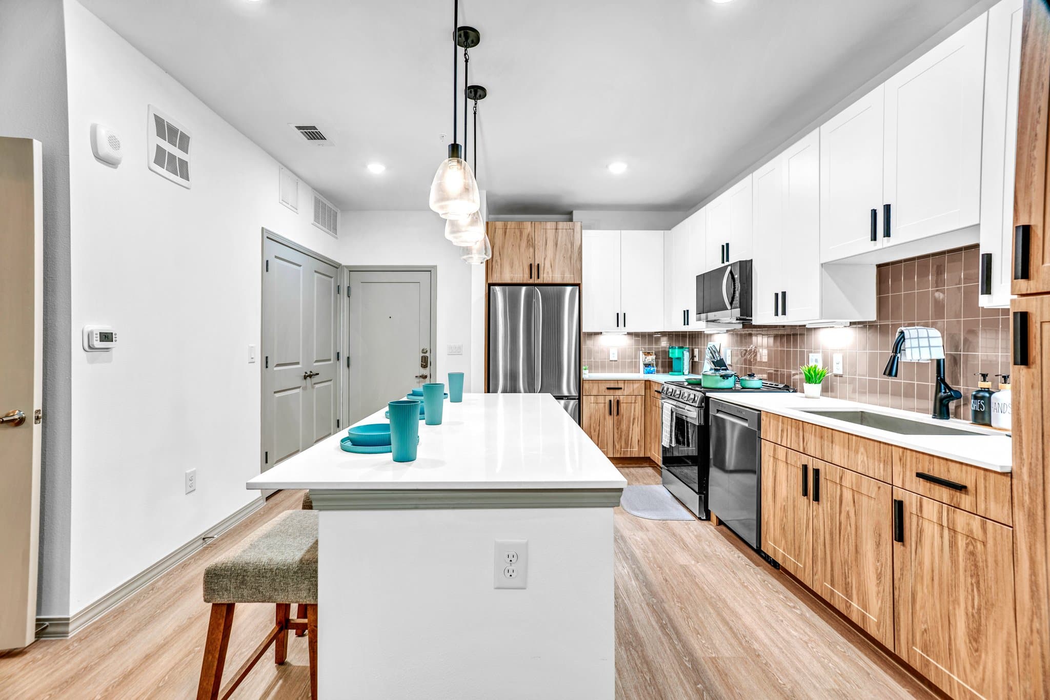Dallas Apartment: 12099 Luna Rd