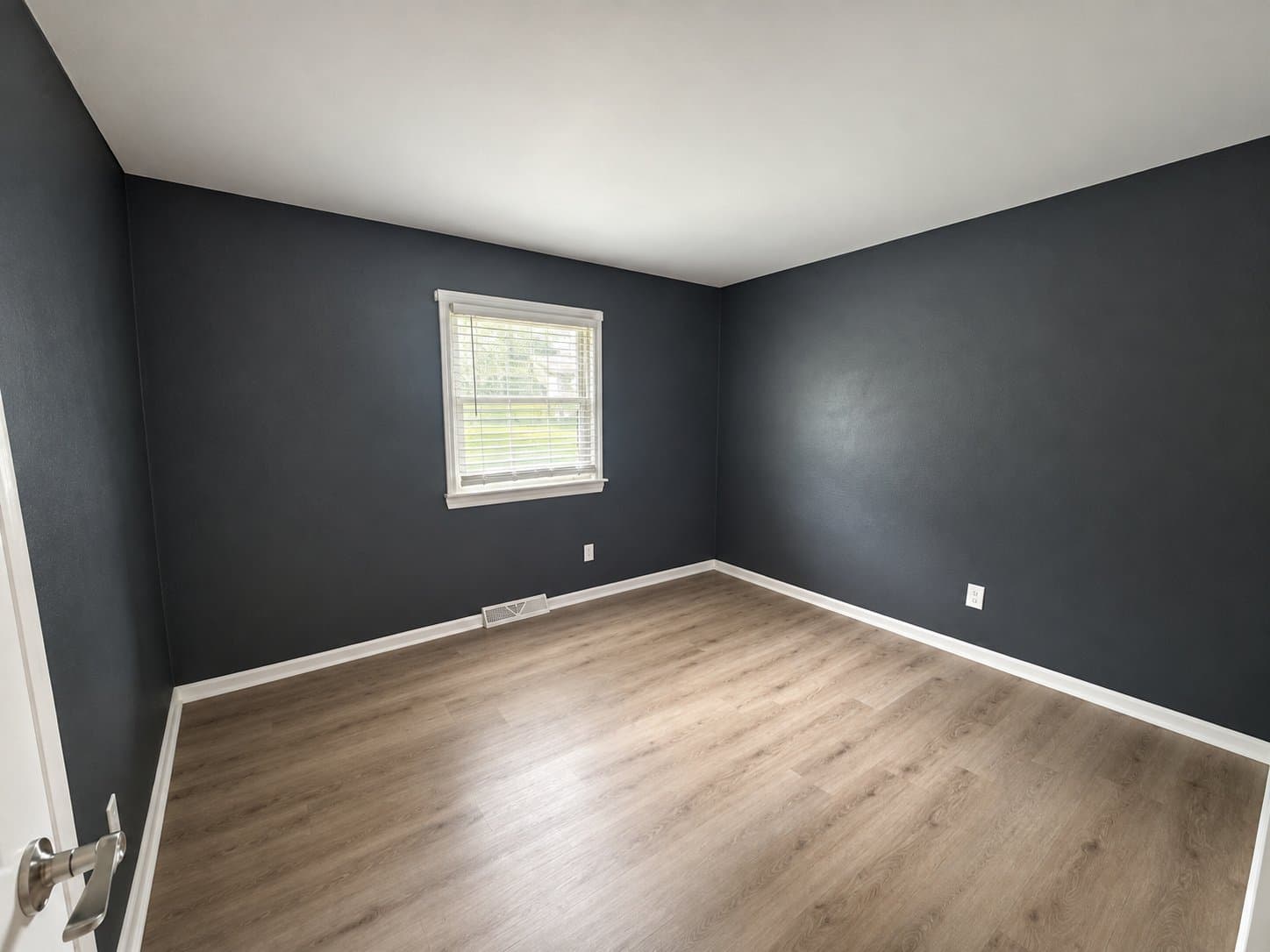 Chesterfield House: 6620 Welch Dr