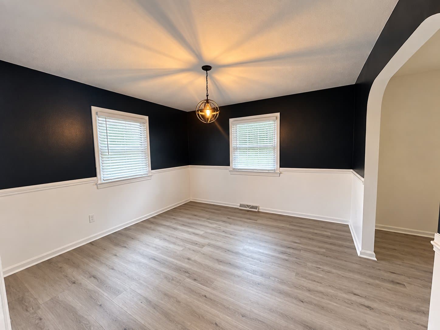 Chesterfield House: 6620 Welch Dr