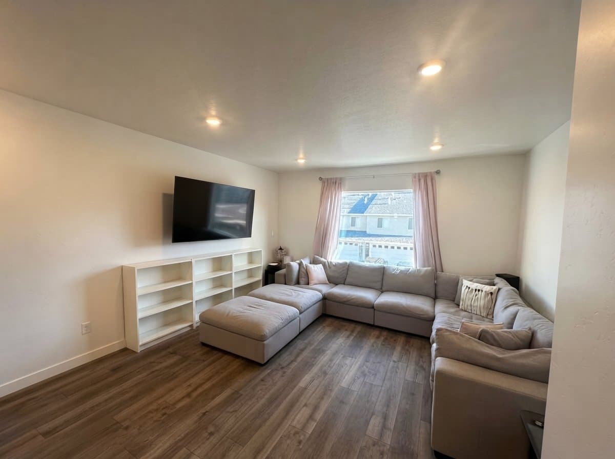 Saratoga Springs Townhome: 1053 E. Waterway Ln.