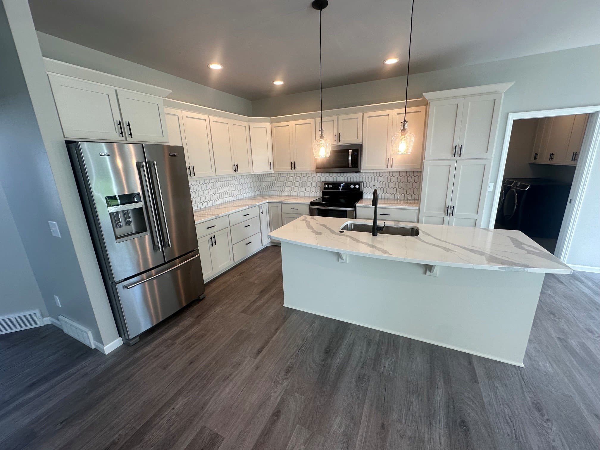 Madison House: 533 redan dr