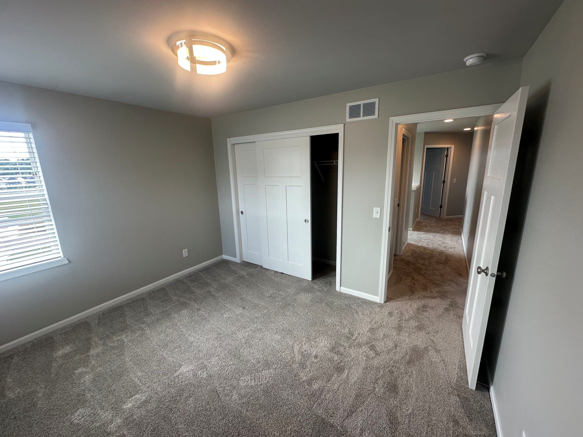 Madison House: 533 redan dr
