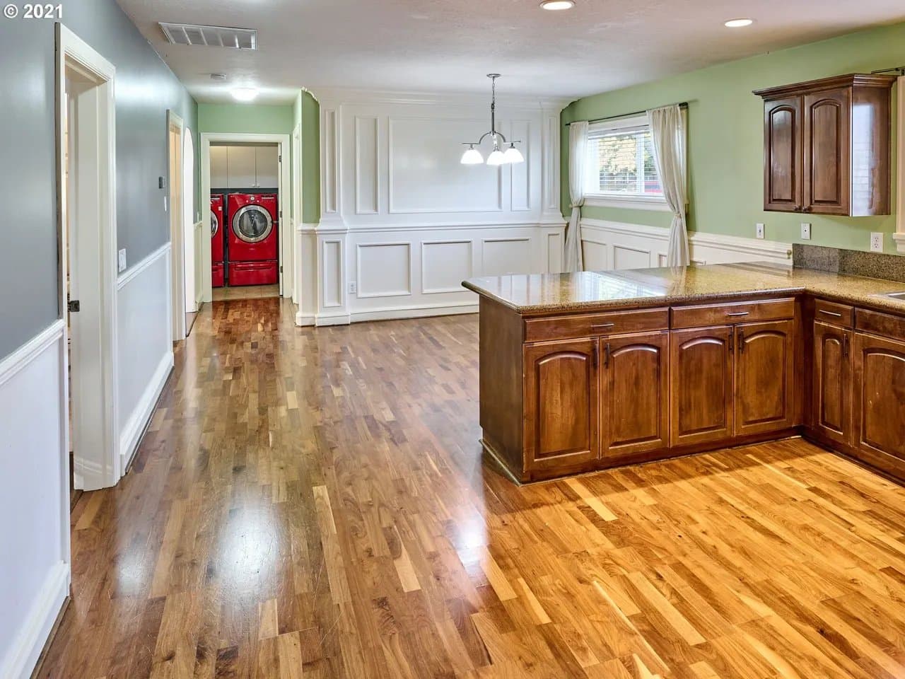 Hubbard Single Room: 3289 3rd St