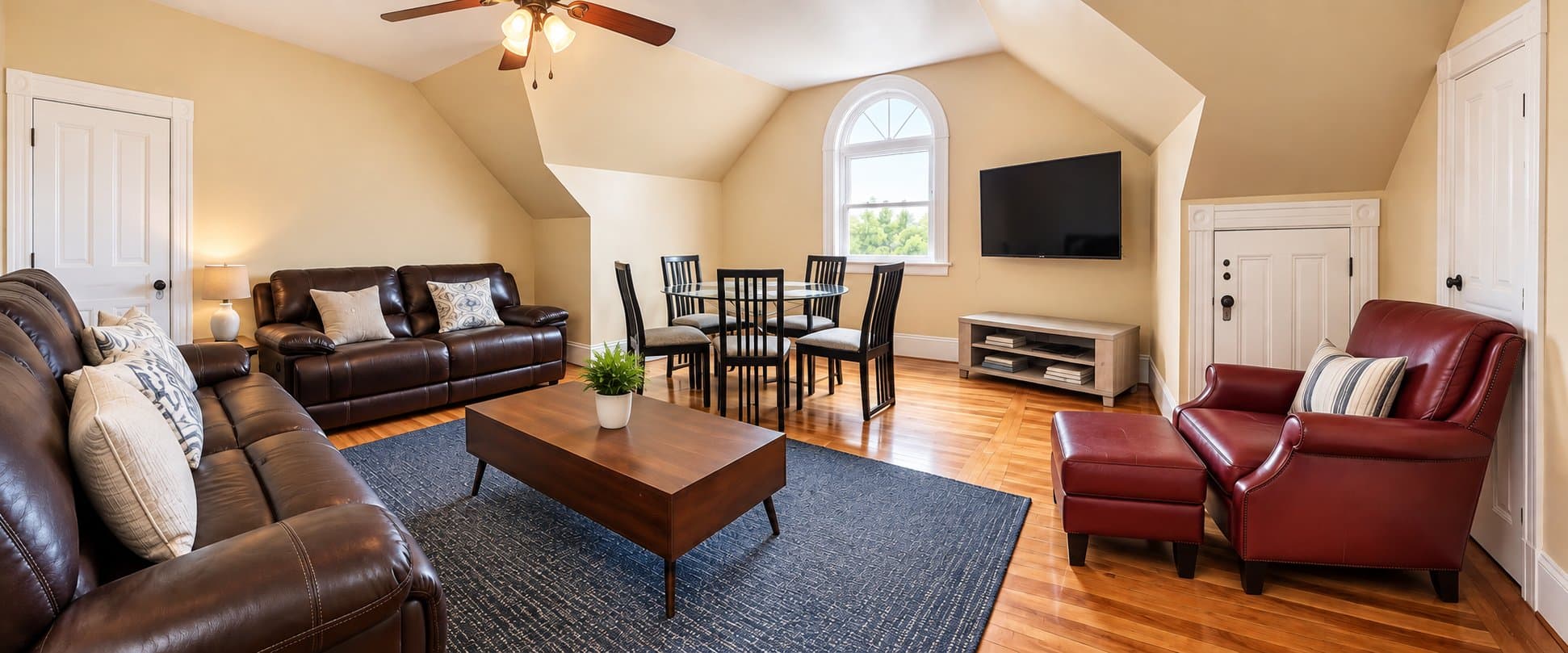 Providence Single Room: 205 Washington Ave