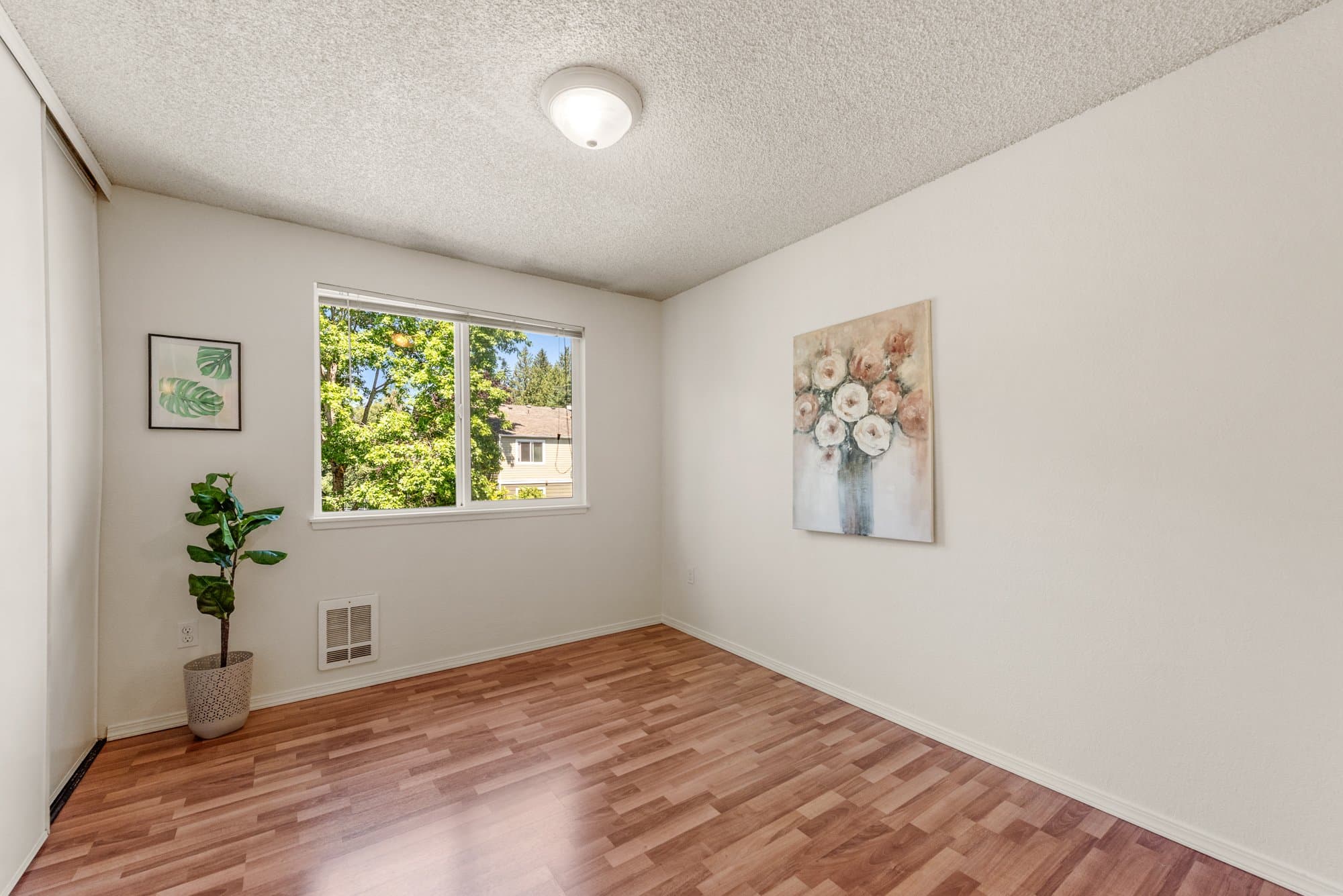 Everett Condo: 820 Cady RD