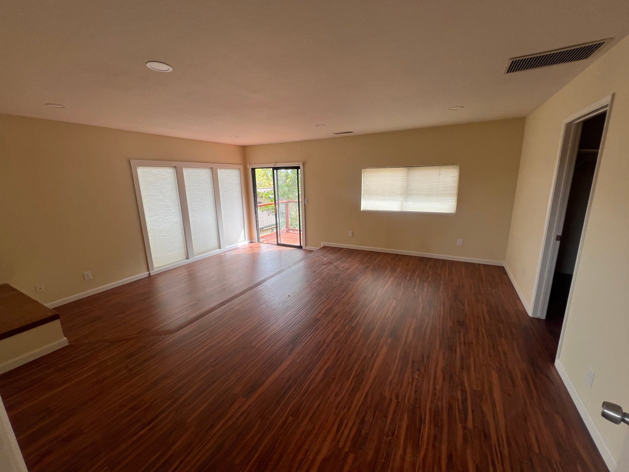 Pleasanton House: 356 adams way