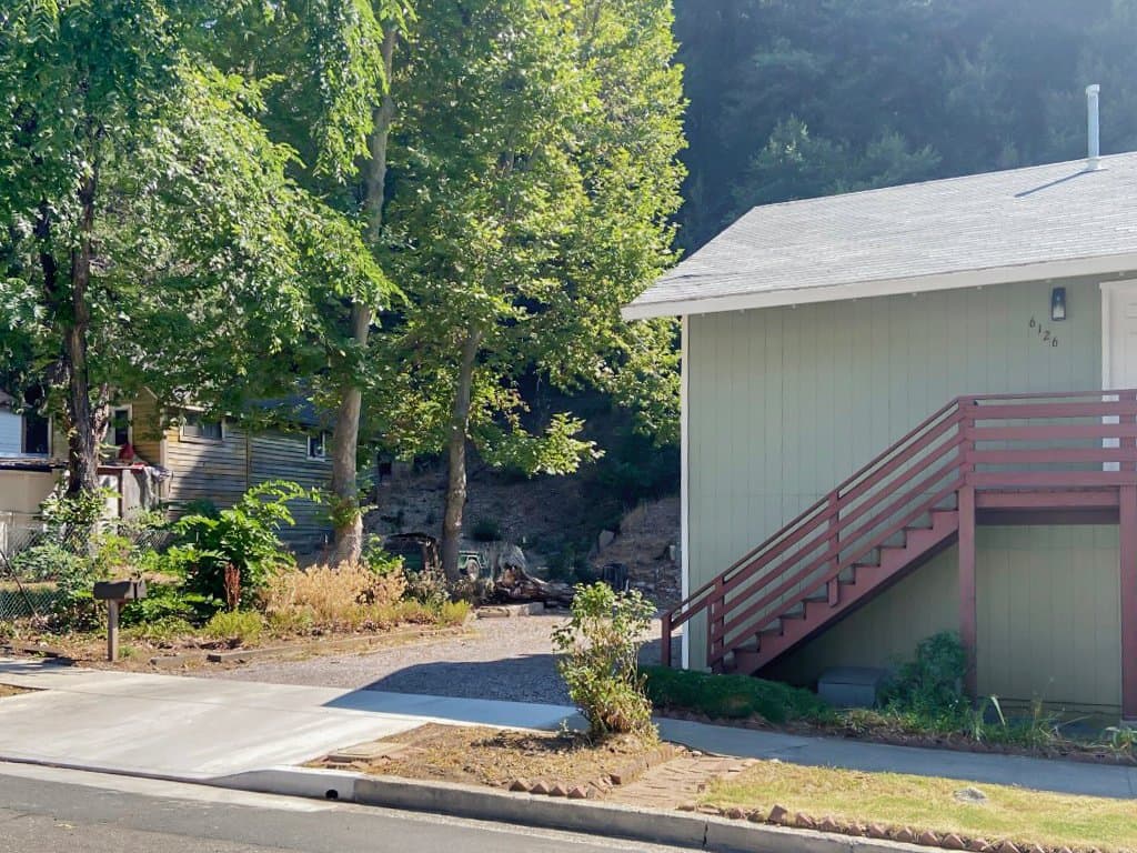 Dunsmuir Multiplex: 6126 Butterfly Ave