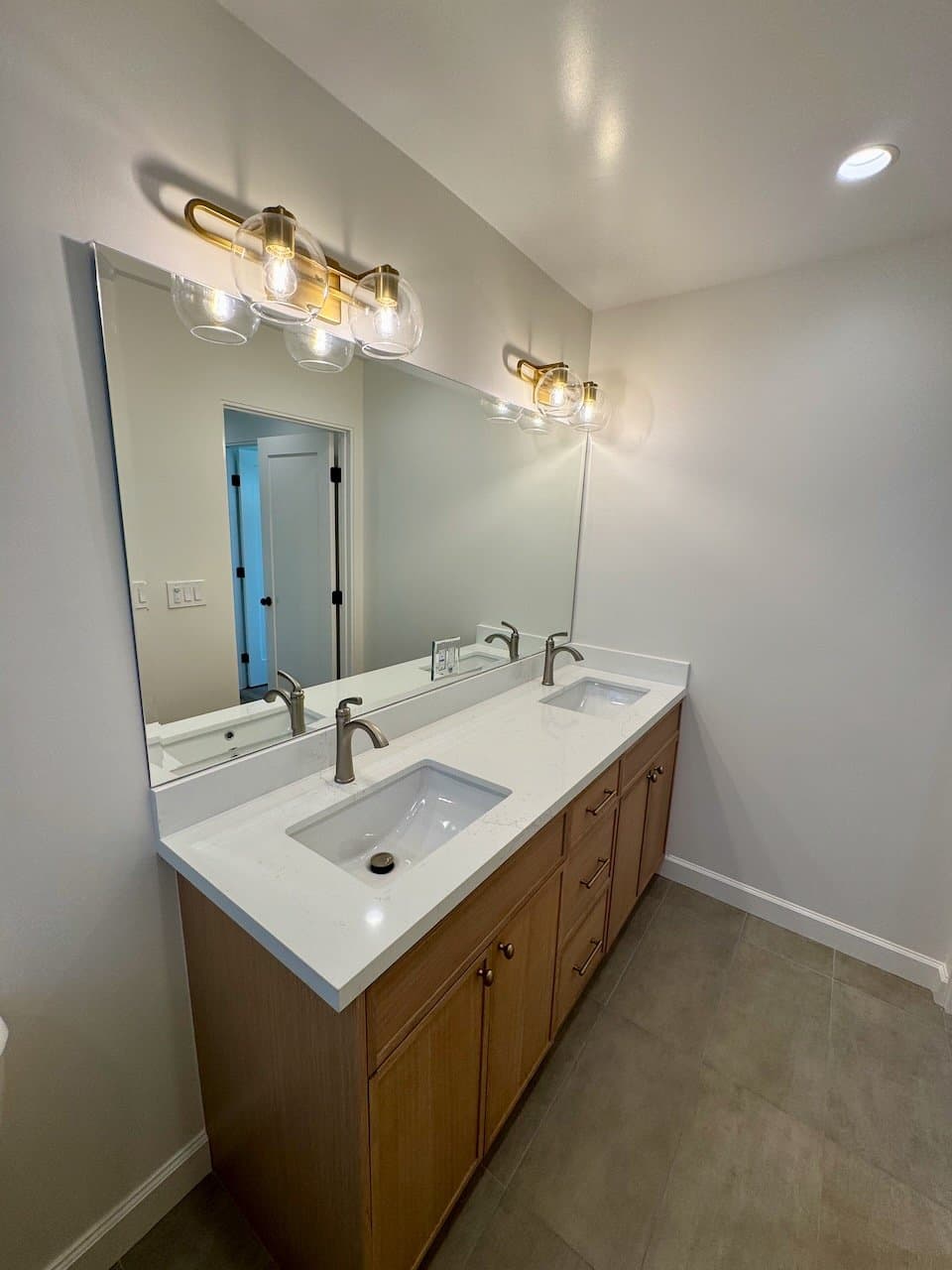 Redondo Beach Apartment: 110 Paseo De La Concha