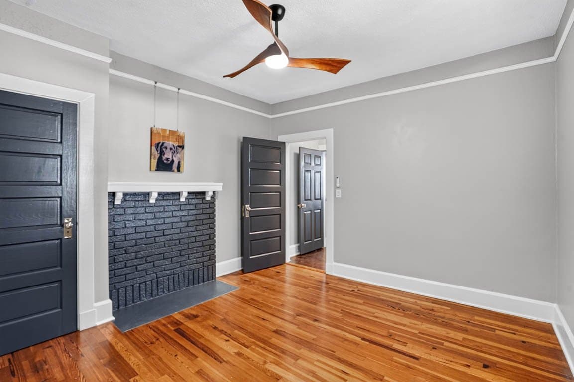 Gainesville House: 33 Fourth St