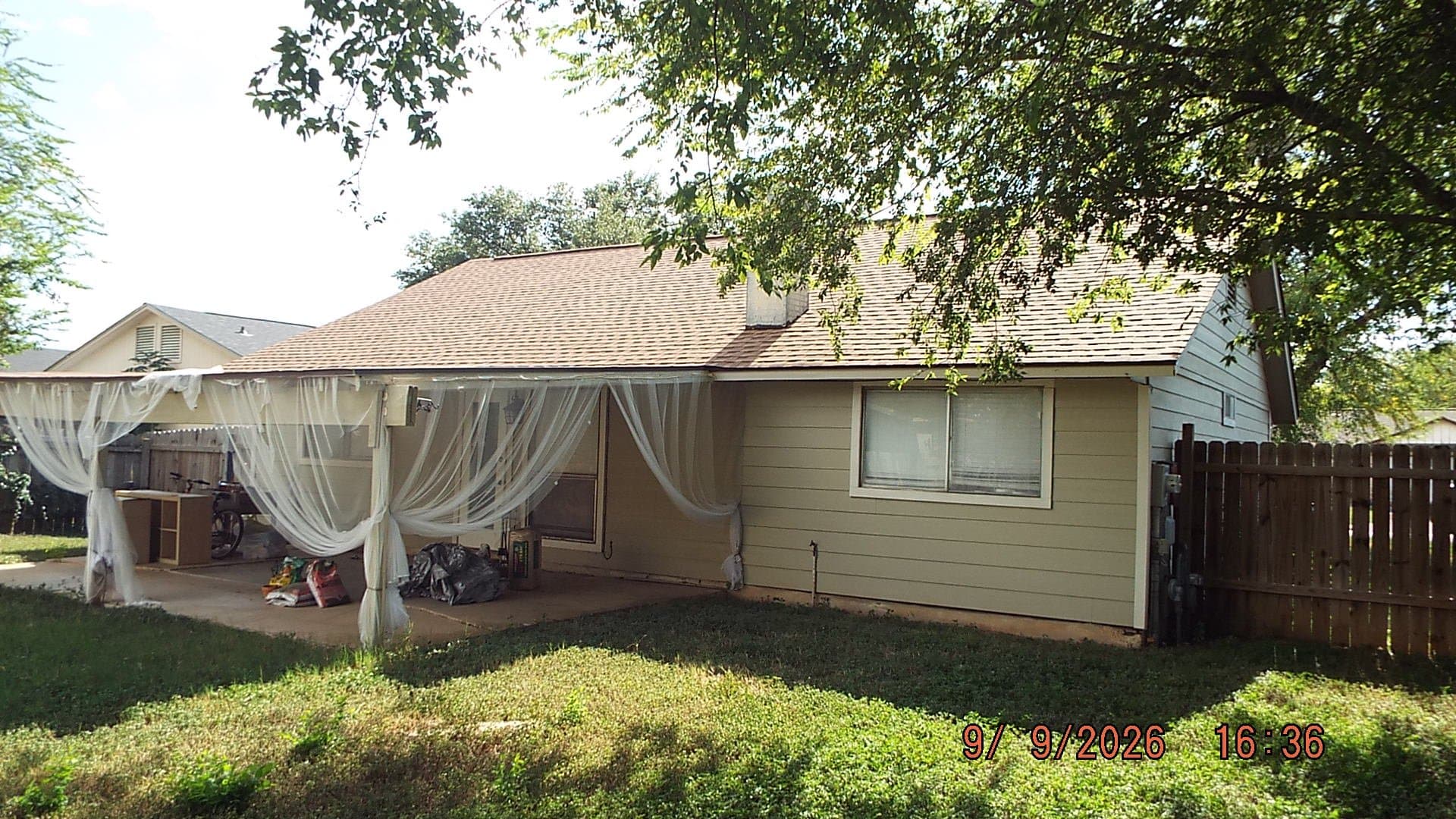 San Antonio House: 8311 Meadow Fire Street