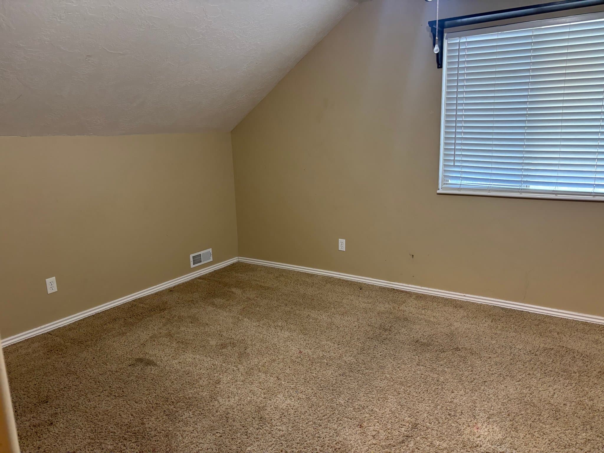 Springville House: 1119 W 100 N