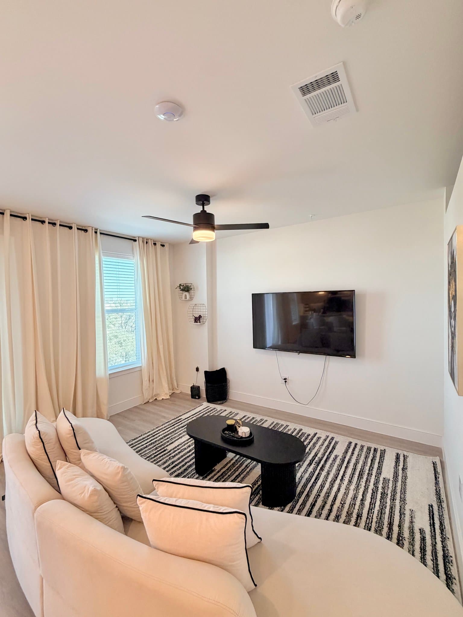 Dallas Apartment: 13342 Midway Rd