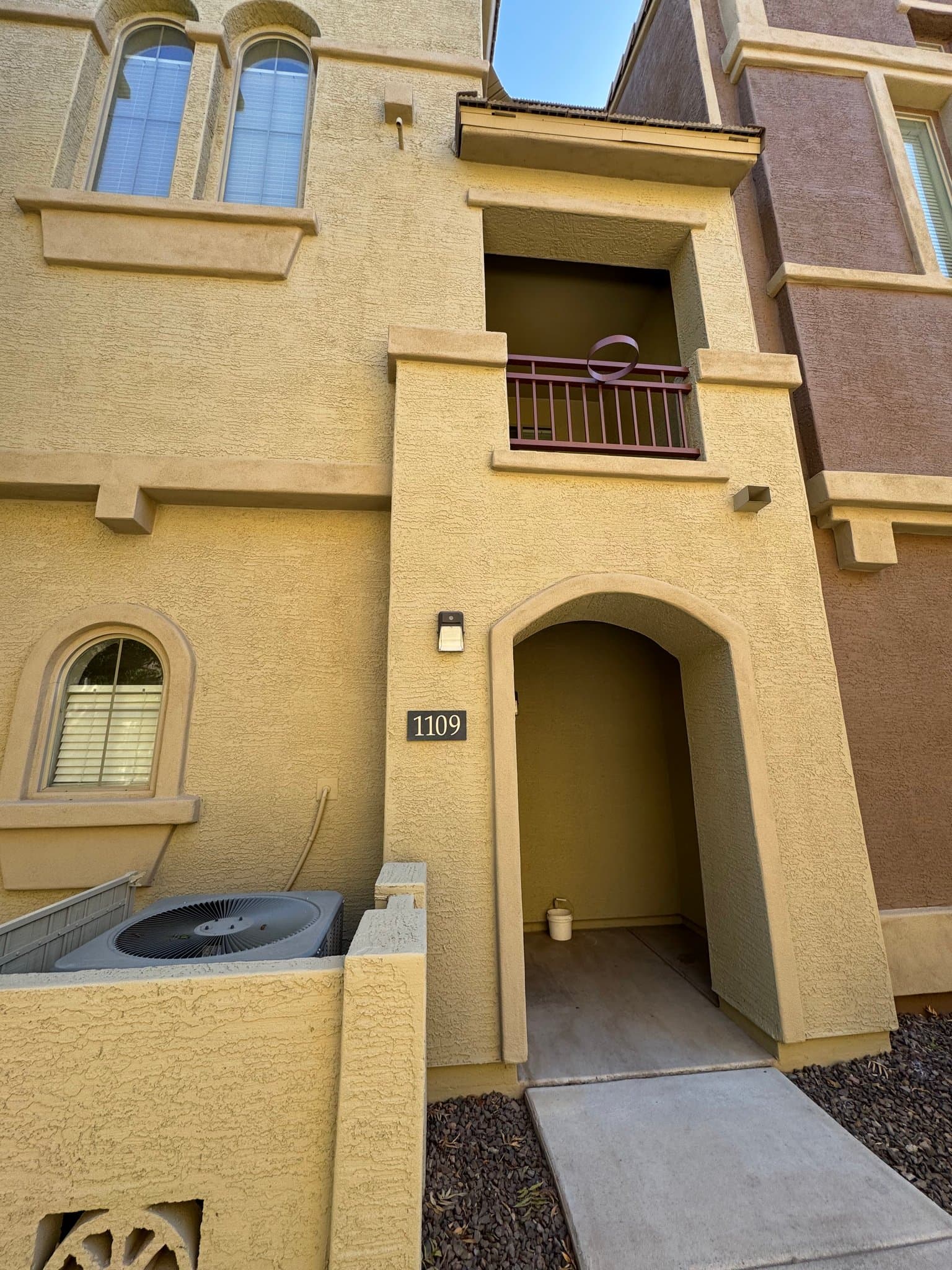 Chandler Townhome: 900 S 94th St