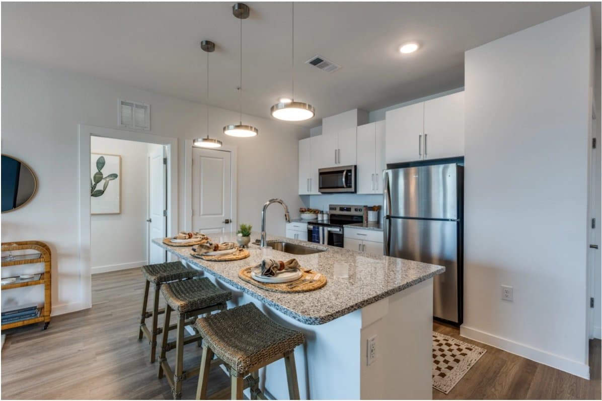Austin Apartment: 7013 E william Cannon