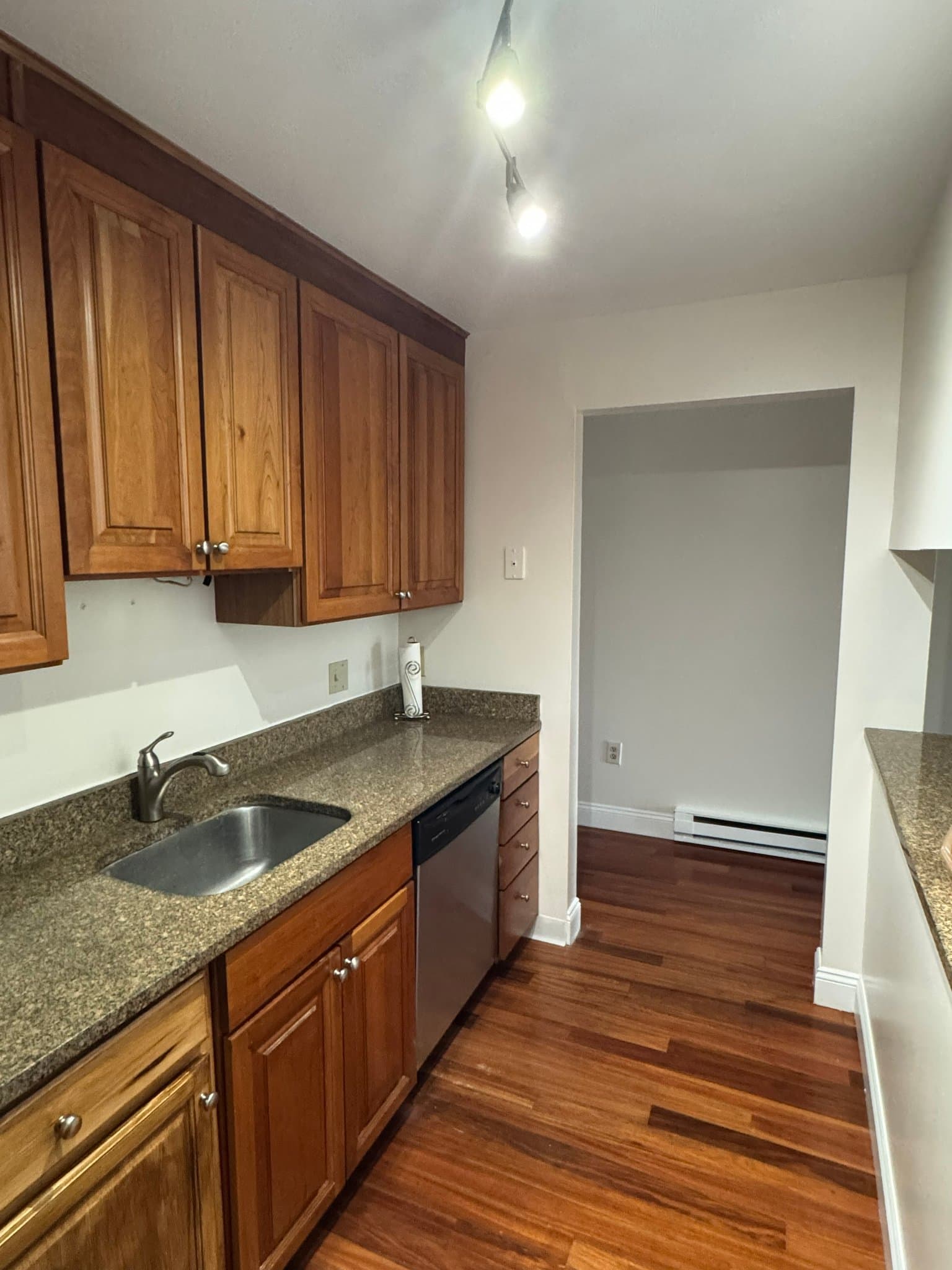 Manchester Condo: 230 Eastrn Ave