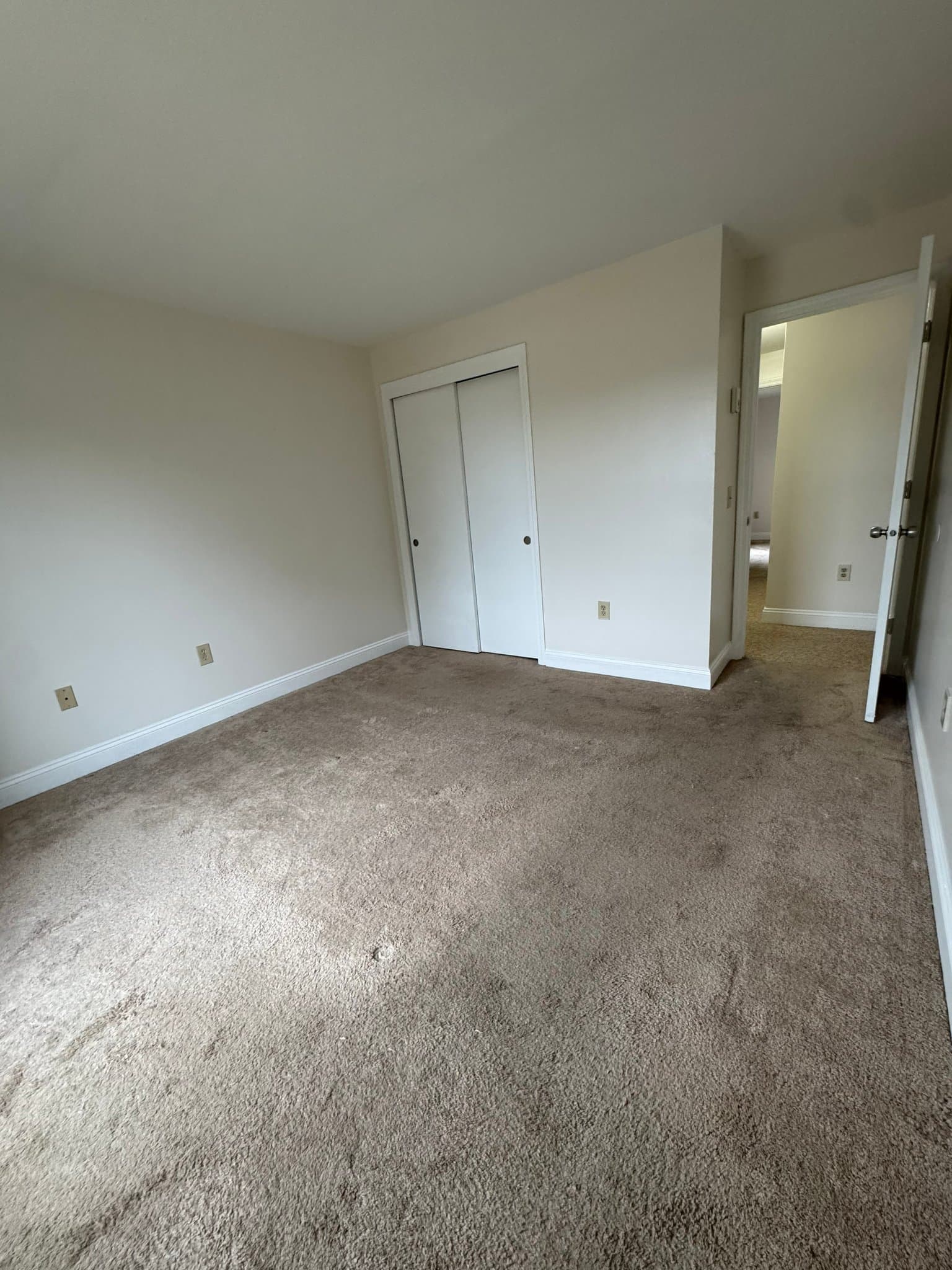 Manchester Condo: 230 Eastrn Ave