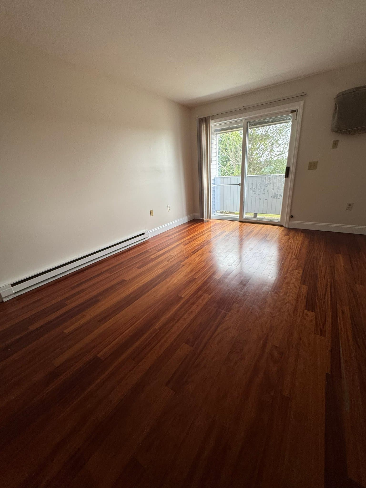 Manchester Condo: 230 Eastrn Ave