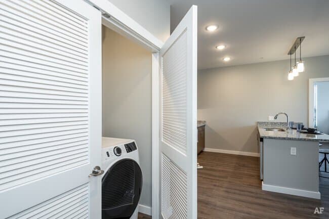 Austin Apartment: 6905 E Riverside dr