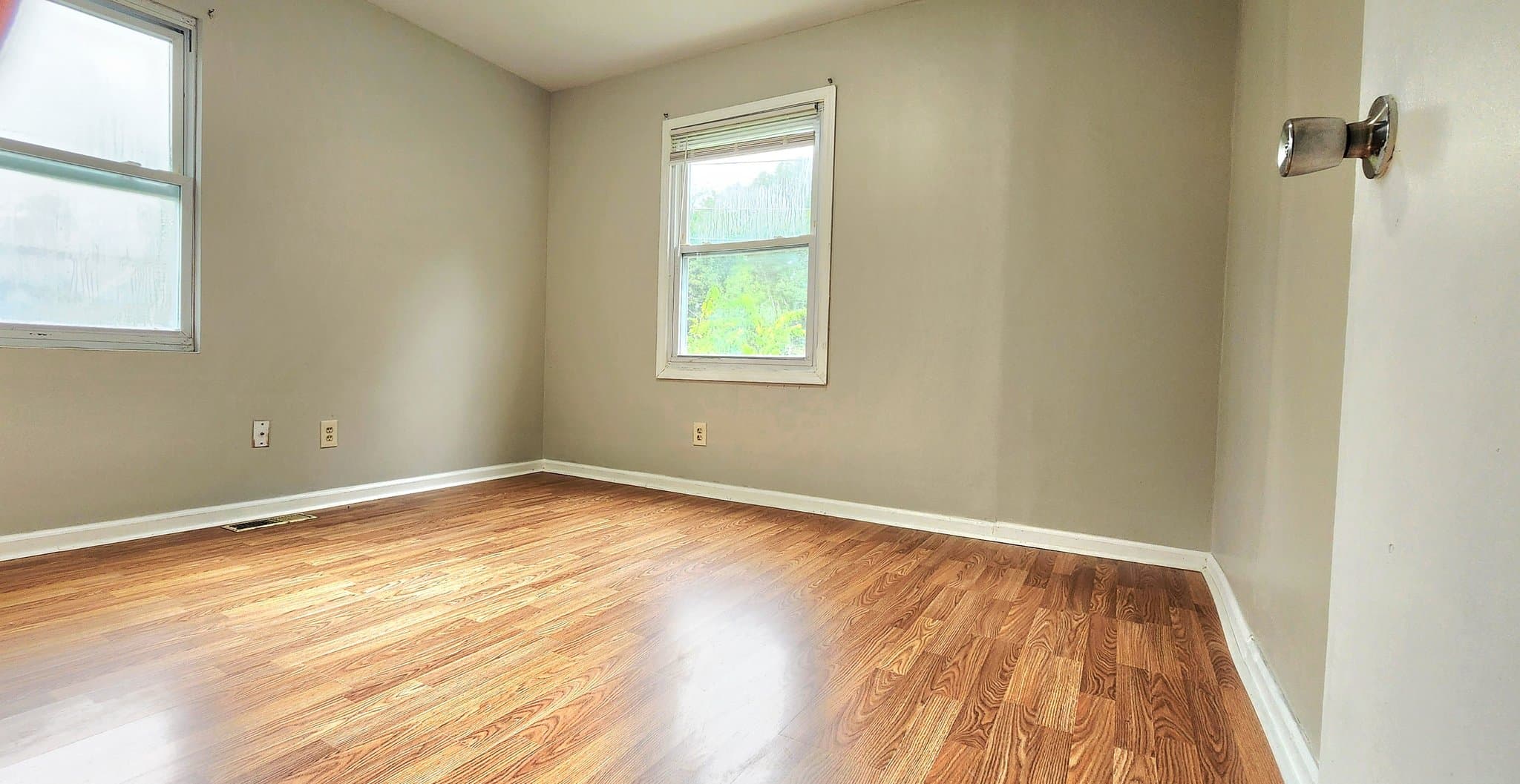 Kansas City House: 4736 E 44th Ter