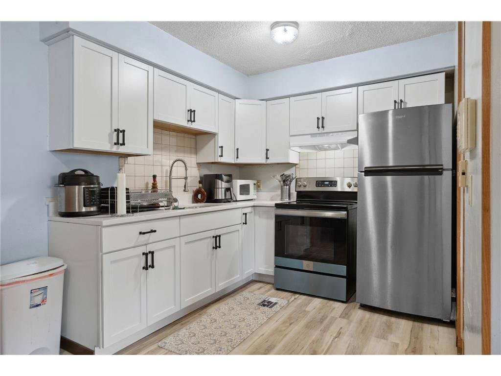 Eagan Townhome: 4421 Cinnamon Ridge Circle