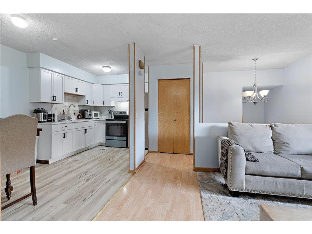 Eagan Townhome: 4421 Cinnamon Ridge Circle
