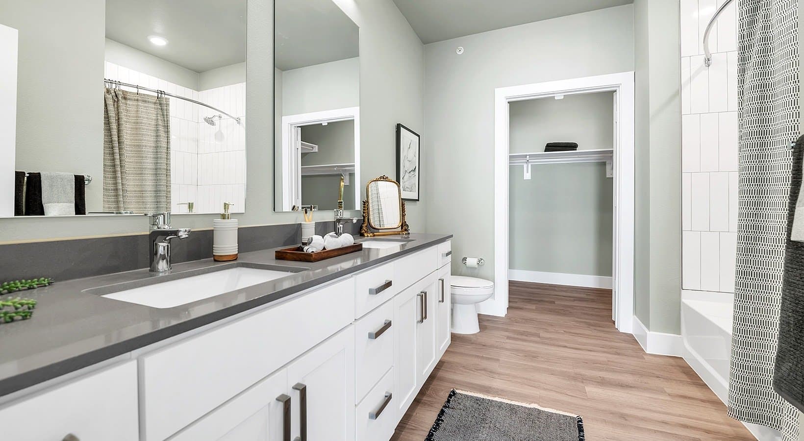 Austin Apartment: 6400 E riverside
