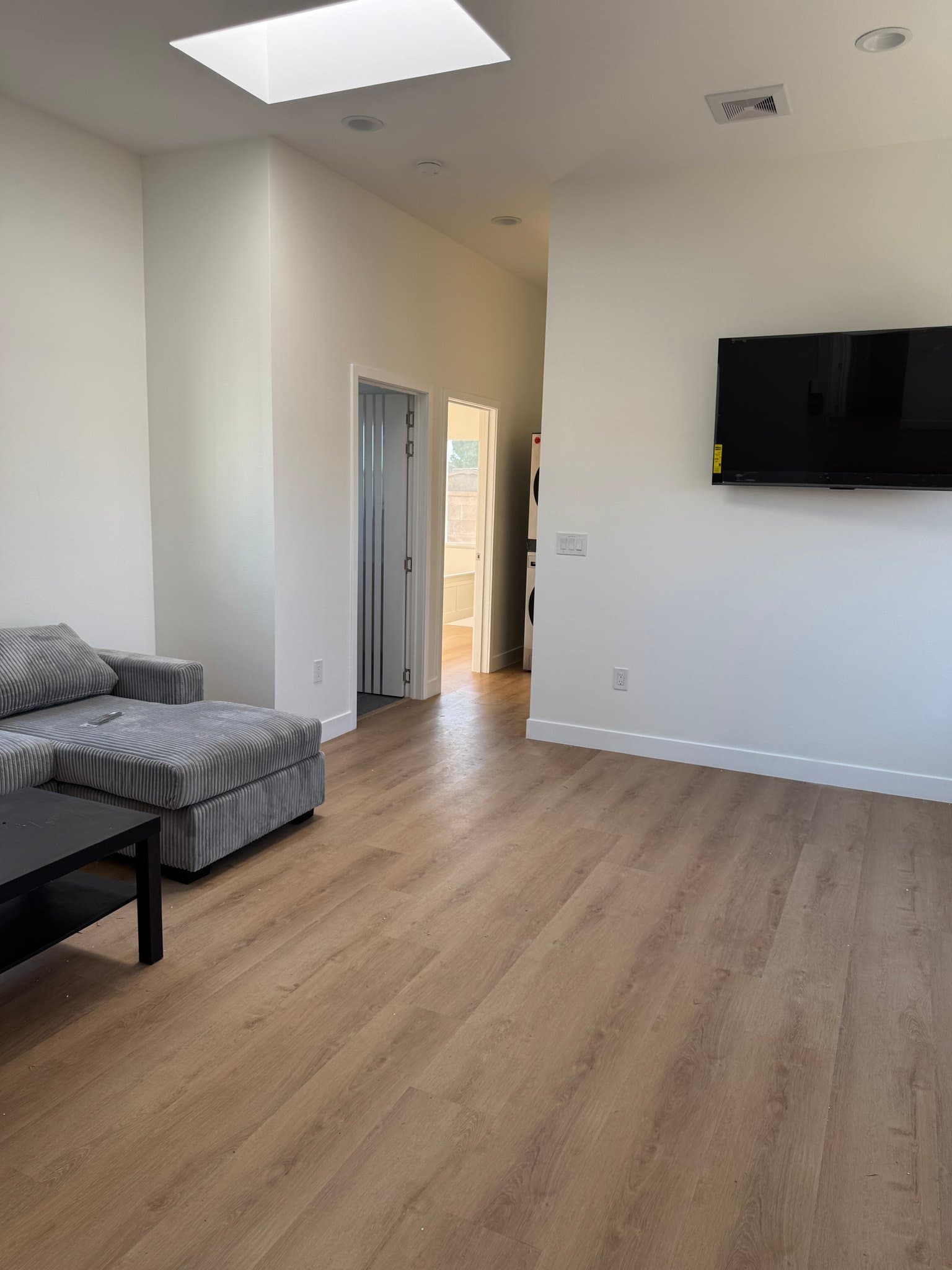 Garden Grove Single Room: 11135 Faye Ave