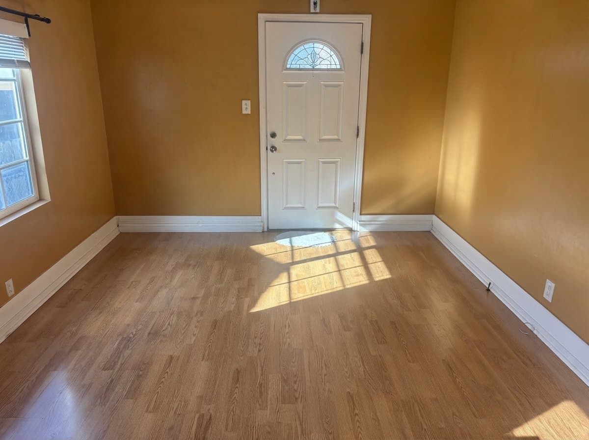 Los Angeles House: 4680 Lincoln Ave