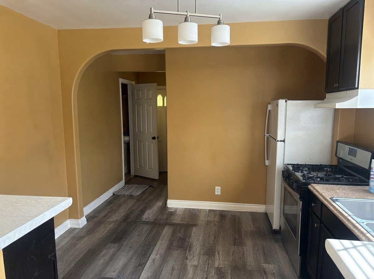 Los Angeles House: 4680 Lincoln Ave