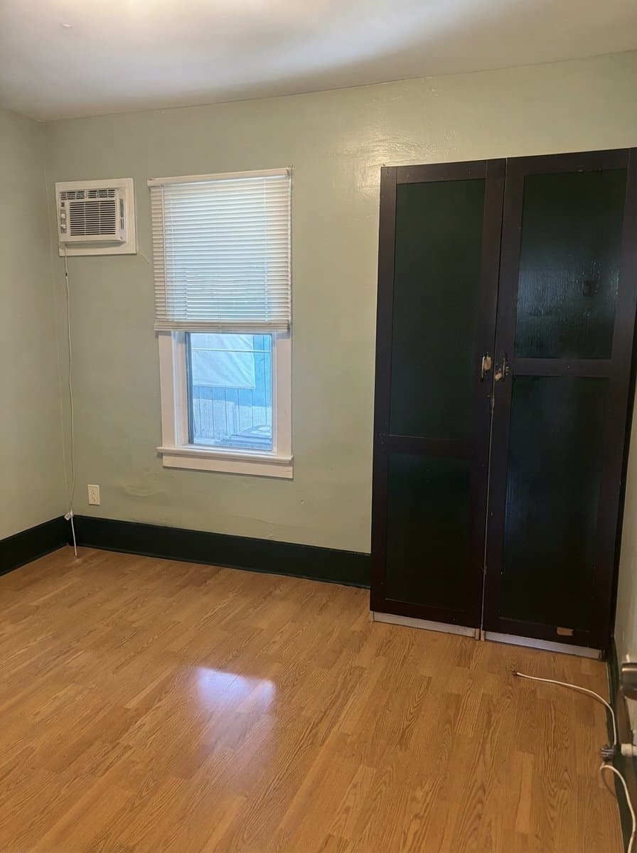 Los Angeles House: 4680 Lincoln Ave