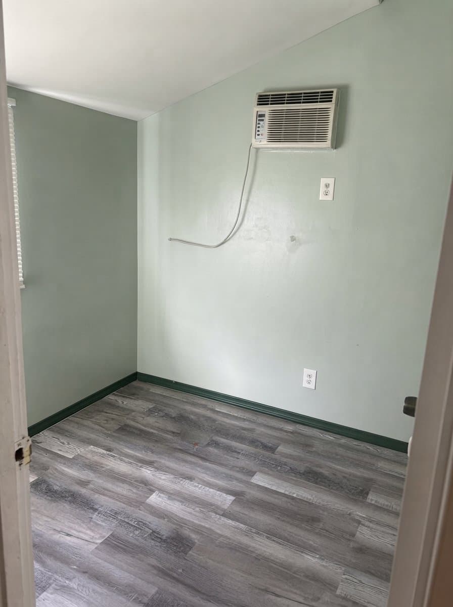 Los Angeles House: 4680 Lincoln Ave