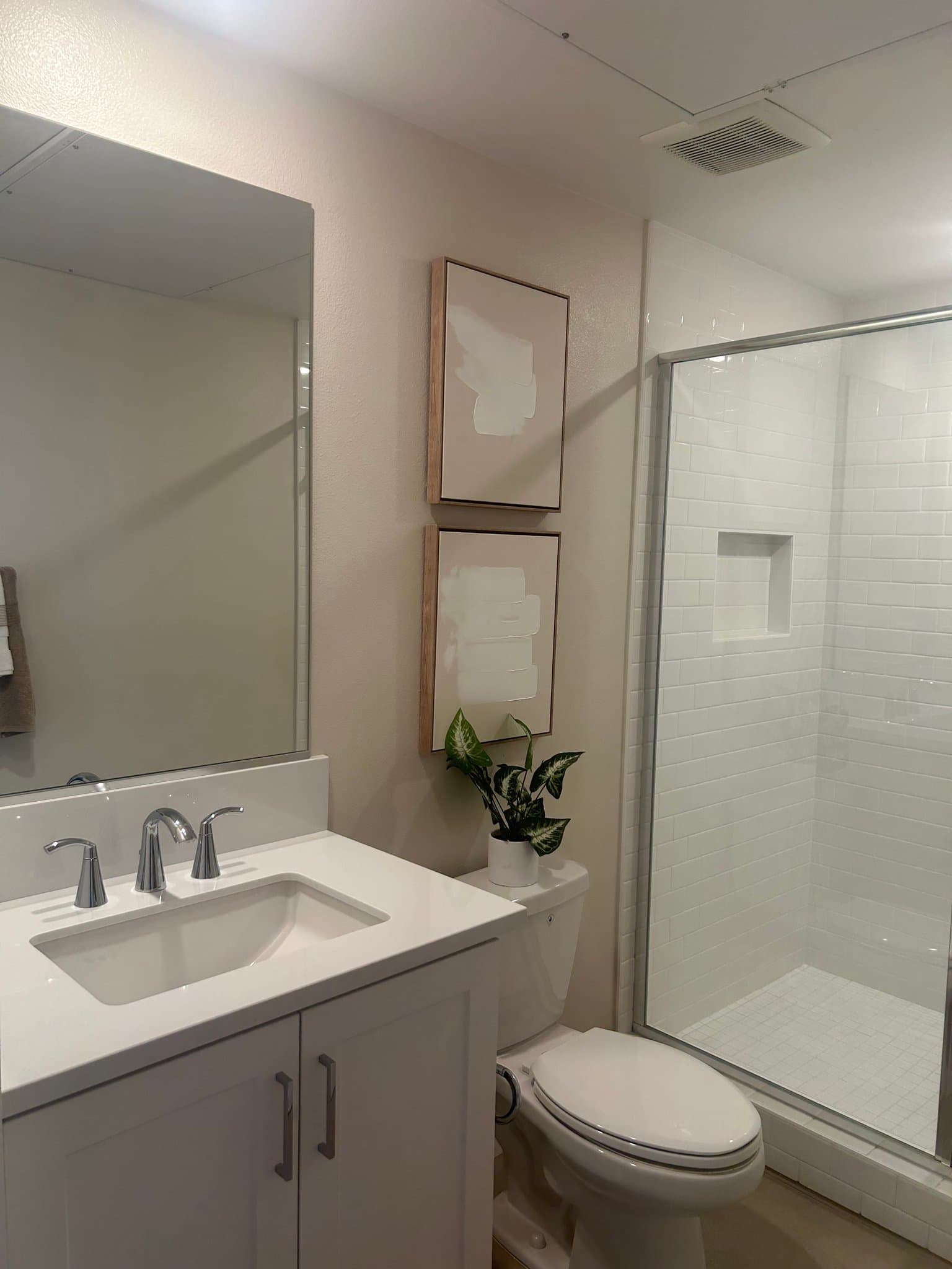 Corona Single Room: 13744 dellbrook st