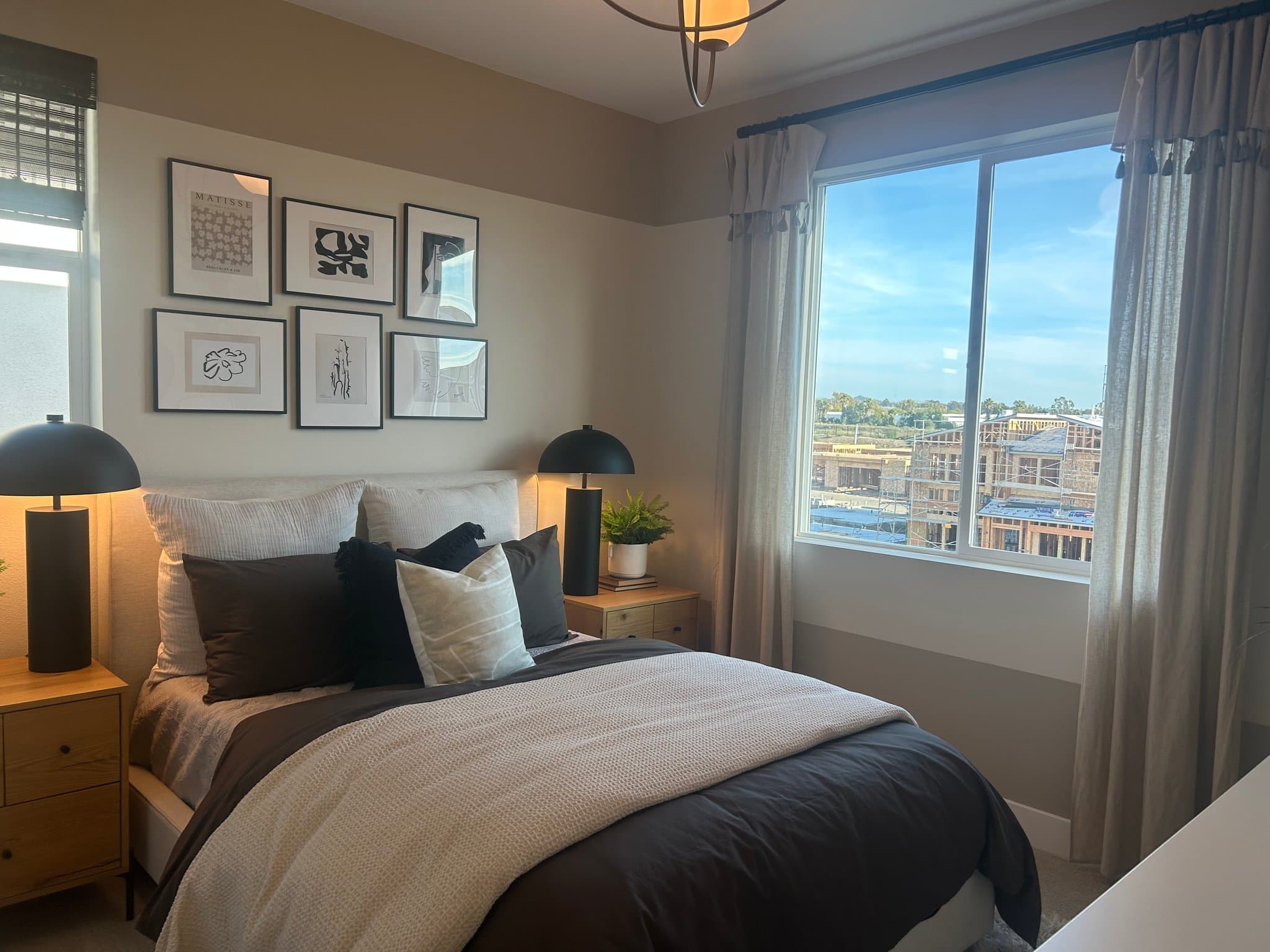 Corona Single Room: 13744 dellbrook st