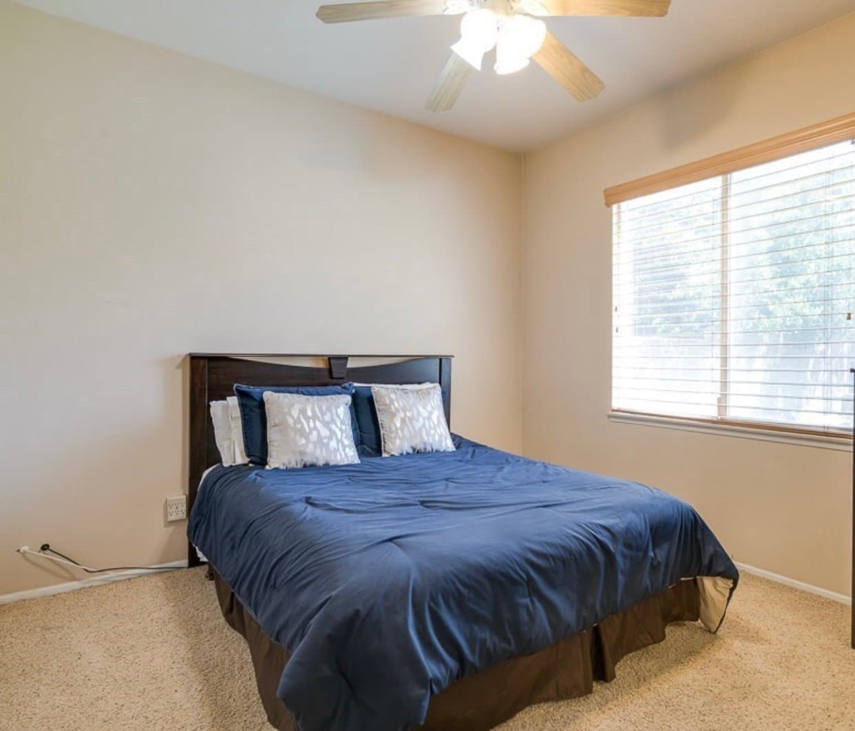 Corona Single Room: 13744 dellbrook st