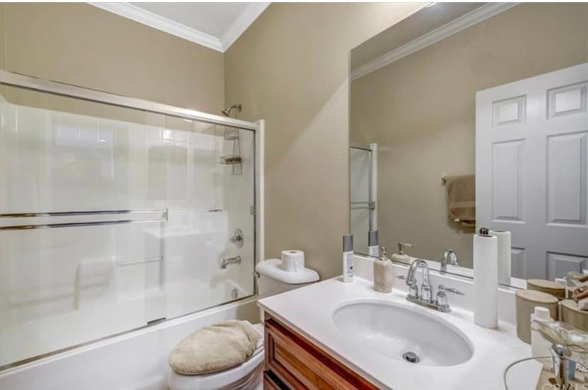 Corona Single Room: 13744 dellbrook st