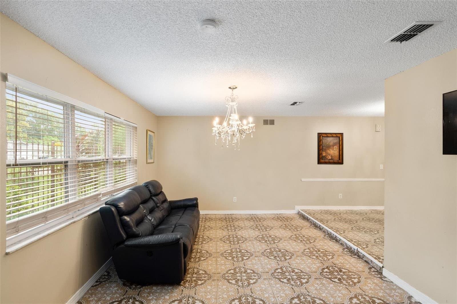 ORLANDO House: 418 Declaration Dr