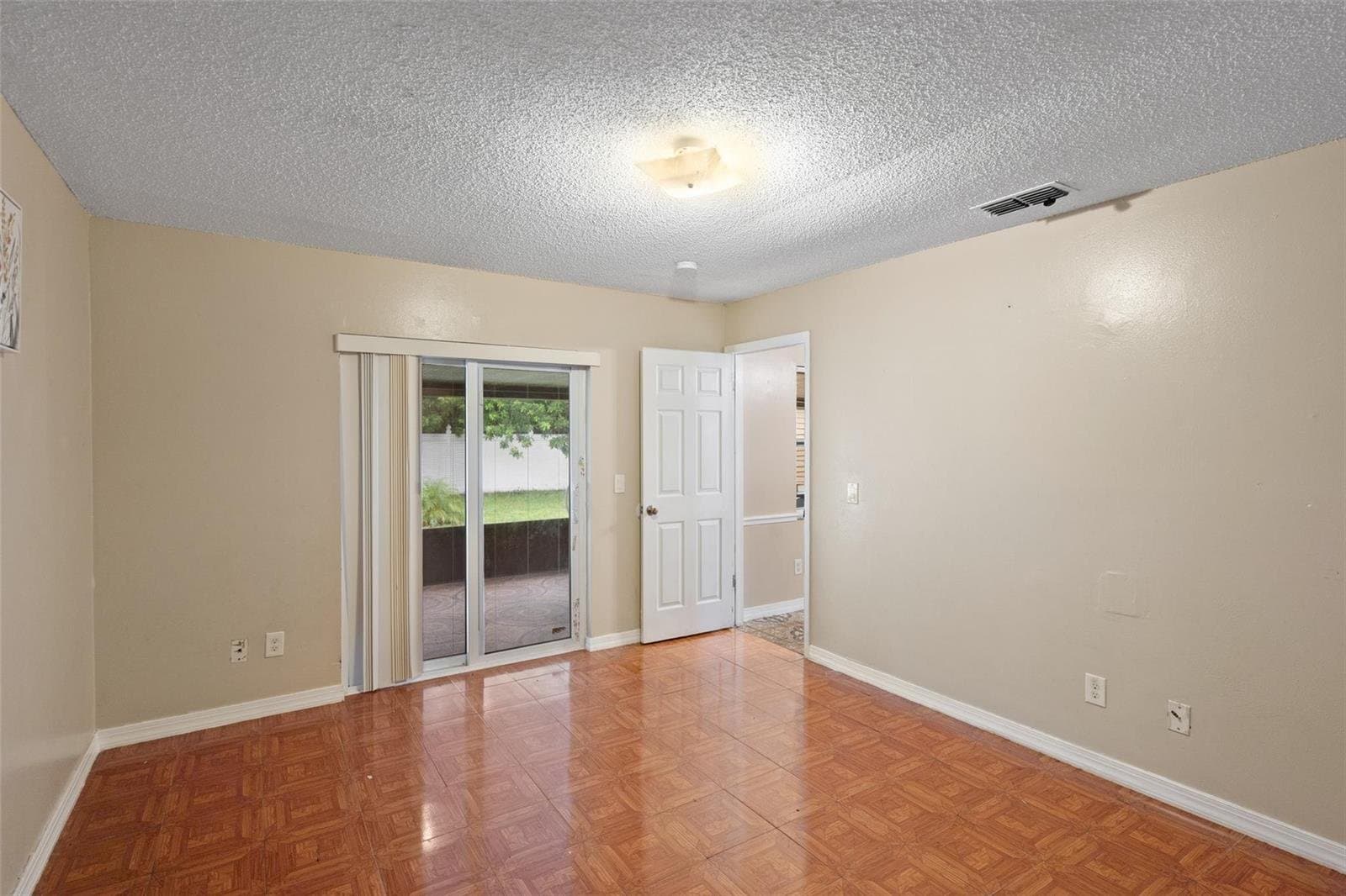 ORLANDO House: 418 Declaration Dr