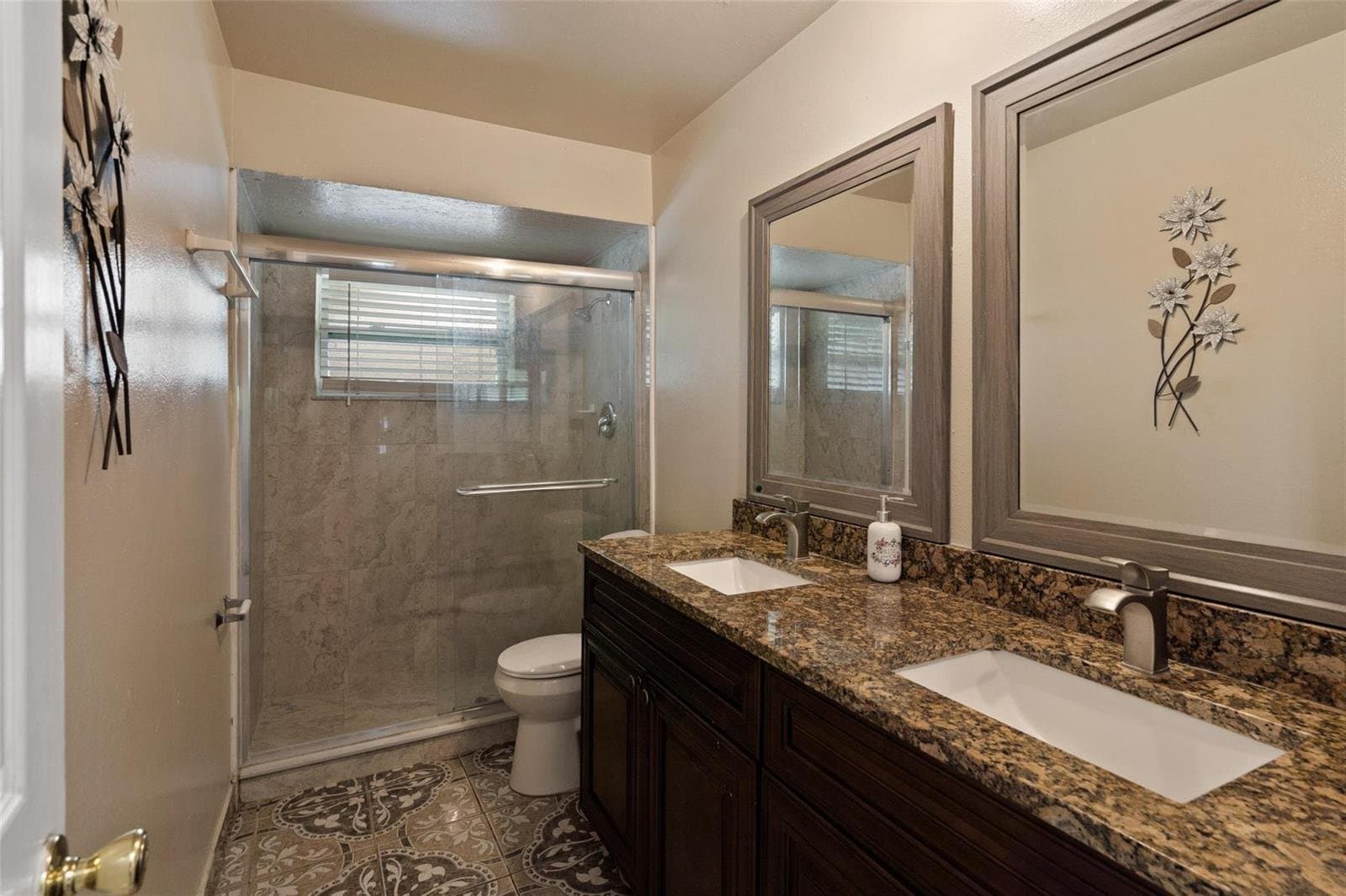 ORLANDO House: 418 Declaration Dr