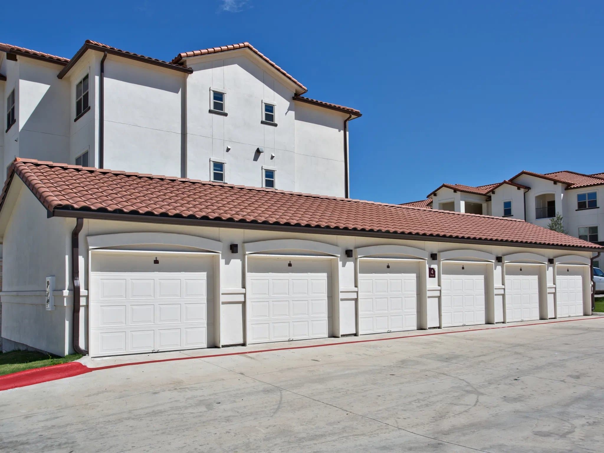 Austin Apartment: 1701 Oak Hill Ln
