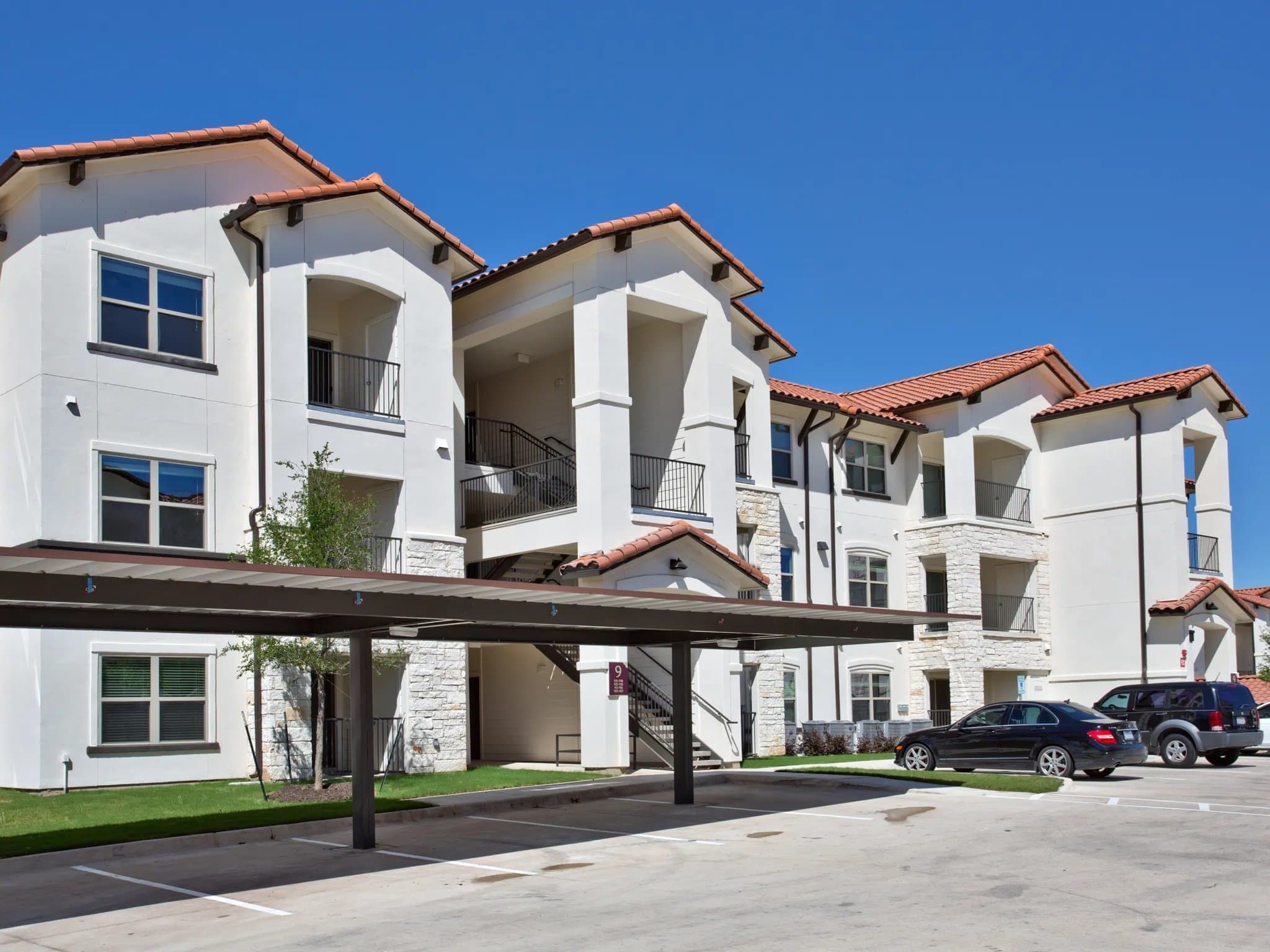Austin Apartment: 1701 Oak Hill Ln