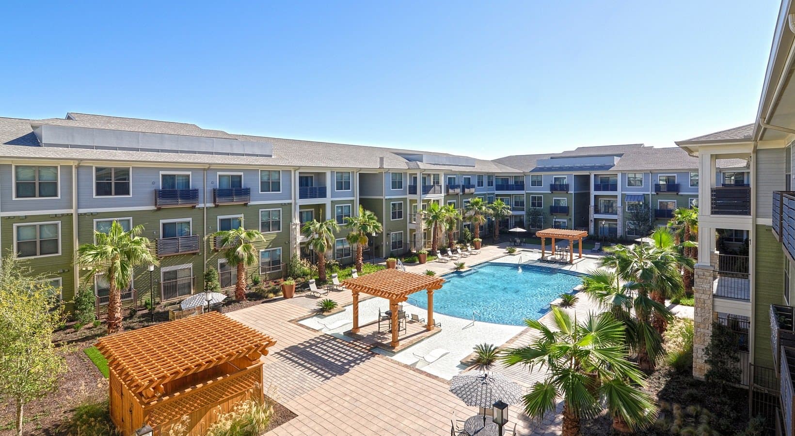 Austin Apartment: 515 E Slaughter ln