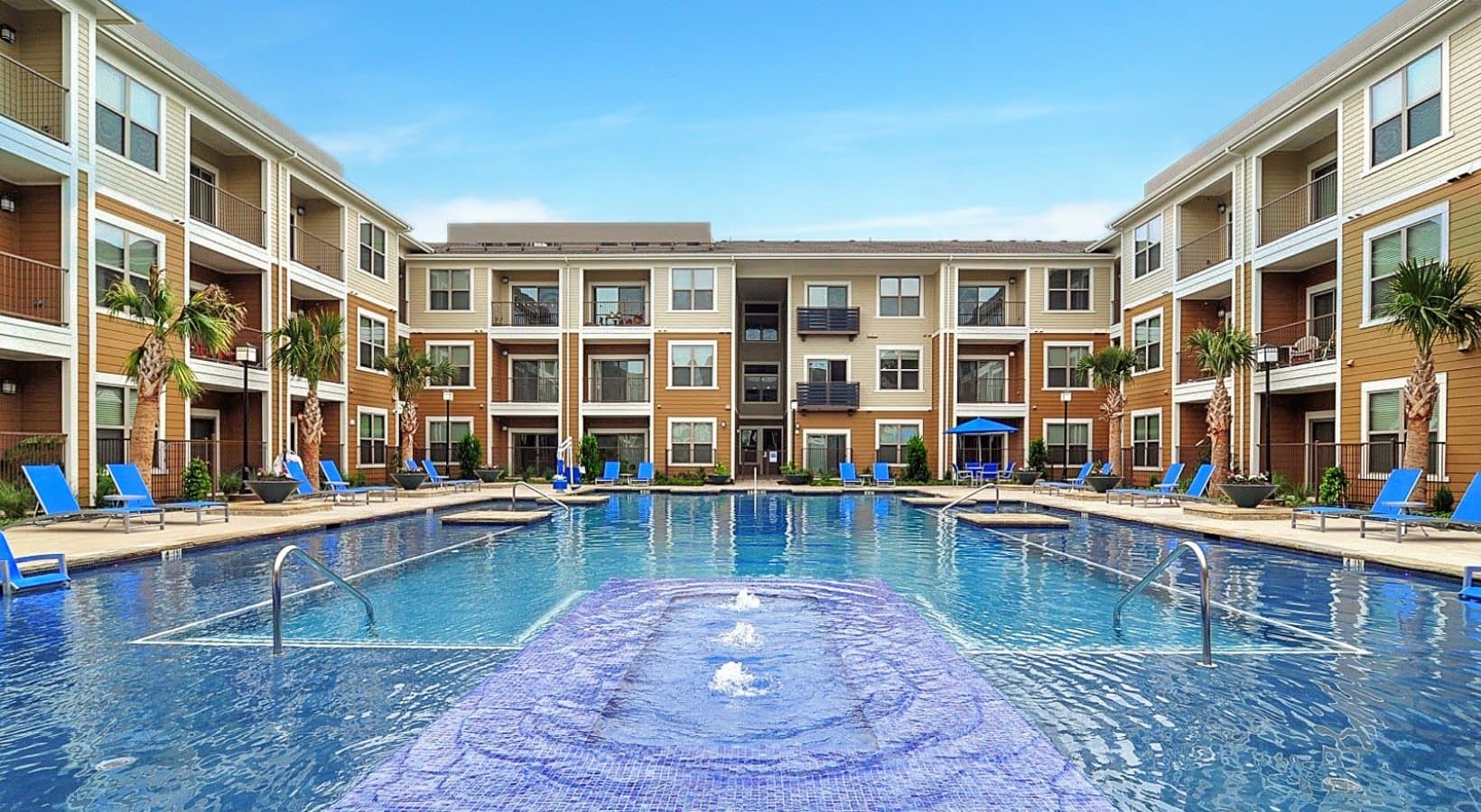 Austin Apartment: 515 E Slaughter ln