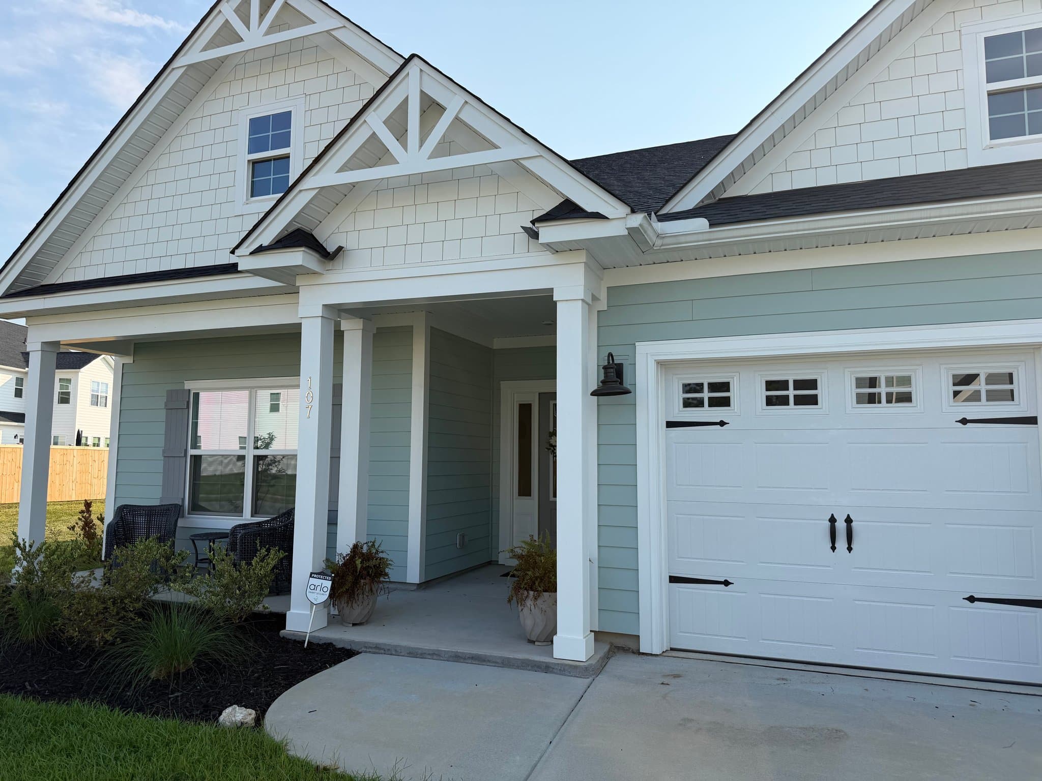 Summerville House: 107 Crosscut Ln