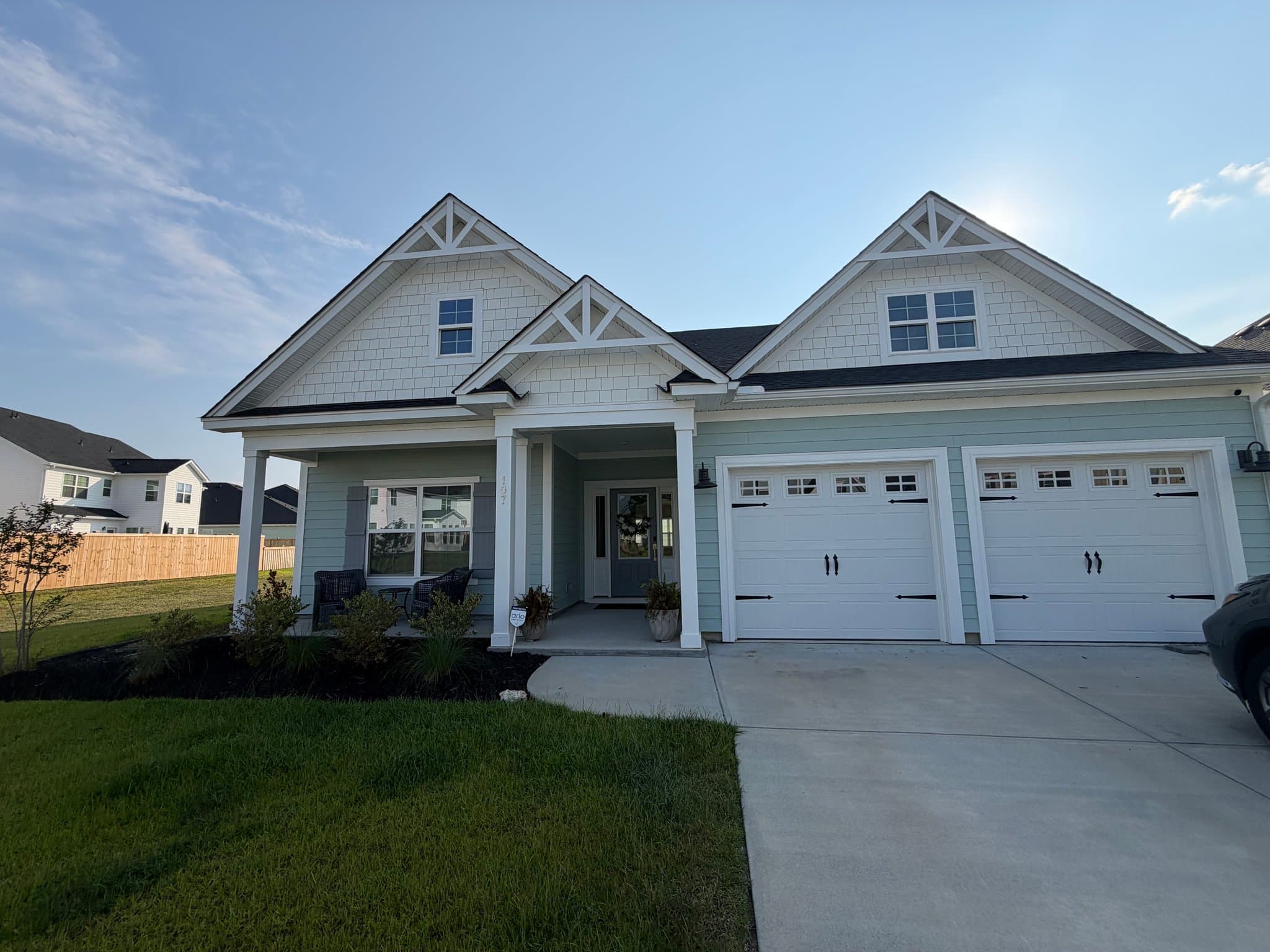 Summerville House: 107 Crosscut Ln